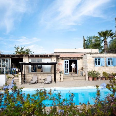 The Carob Tree Villa - Rustic Luxury Home With Access To Pool And Restaurant Larnaca Luaran gambar